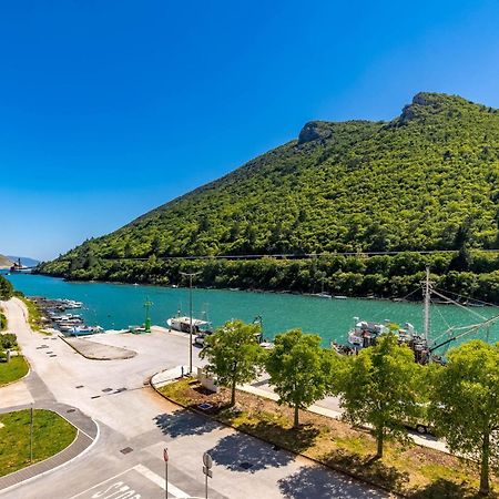Seafront Villa Andrijana - Happy Rentals Plomin Kültér fotó
